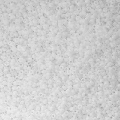 15-0402 Chalk White Size 15 Seed Beads