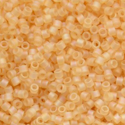 DB1287 Tr Mat Crystal Ivory Lustre Delica