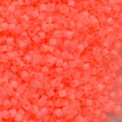 DB1856 Silk Inside Dyed Flamingo Delica