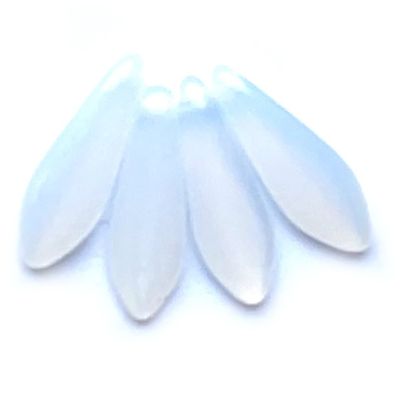 GL0828 15x5mm Milky White Dagger