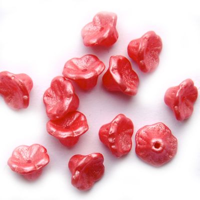 GL4070 7x5mm Pearl Cerise Lily Flower