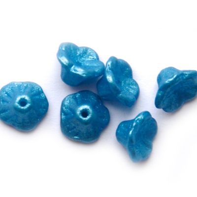 GL4090 7x5mm Pearl Capri Blue Lily Flower