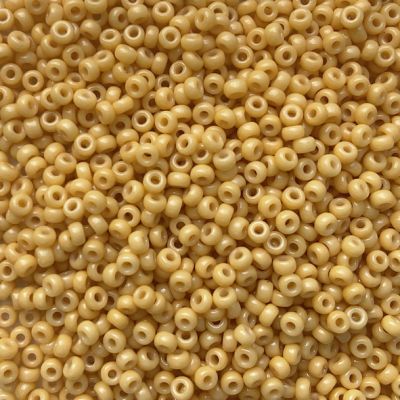 RC11-4452 Dur Op Banana Size 11 Seed Beads