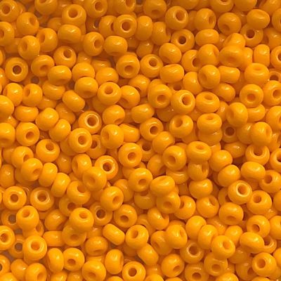 RC1122 Chalk Marigold Size 8 Seed Beads