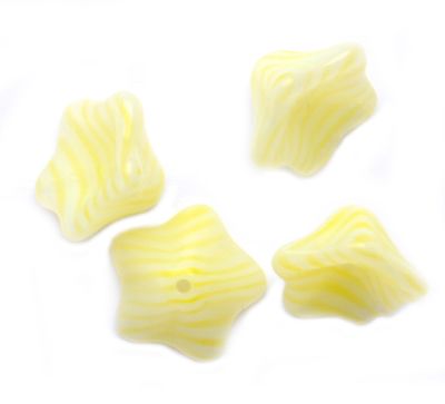 GL5835 12mm Pale Lemon Trumpet Flower