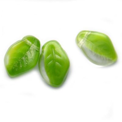 GL6057 14x9mm Spring Green Lustred CH Leaf