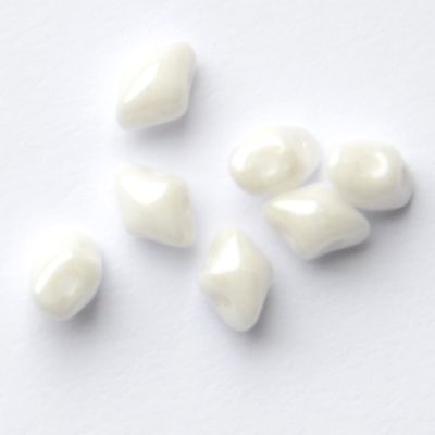 GL6219 4x6mm Pearl White Diamond Bead