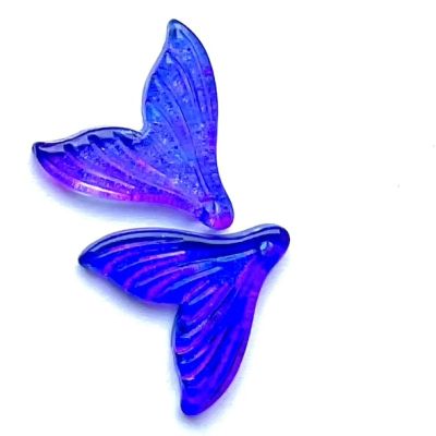 GL6793 Violet 19mm Mermaid Tail Pendant