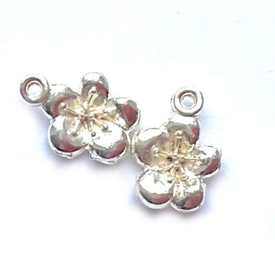 MB050 12x9mm Violet Flower