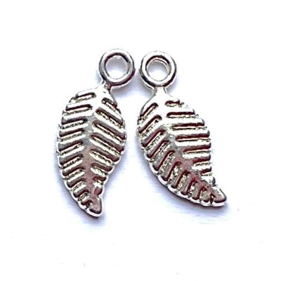 MB068 15x7.5mm Sunflower Leaf Charm
