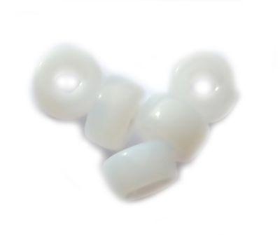 GL3355 Soft White Crow Bead