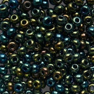 RC658 Op Green Scarab Size 6 Seed Beads