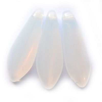 GL4095 15x5mm Soft White Dagger