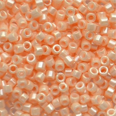 DB1532 Opaque Light Peach Ceylon Delica