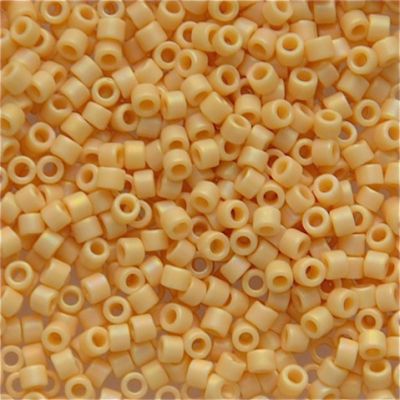 DB1591 Matte Op Pear AB Delica