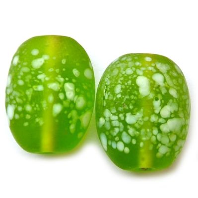 GL5174 18x16mm Green Dotty Matt Rectangle