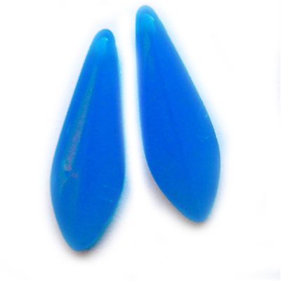 GL5554 15x5mm Opaque Blue Dagger