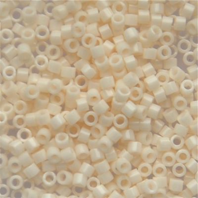 DB1490 Op Bisque White Delica