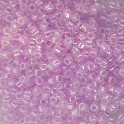 DB0248 Lined Crystal/Pale Lilac Delica