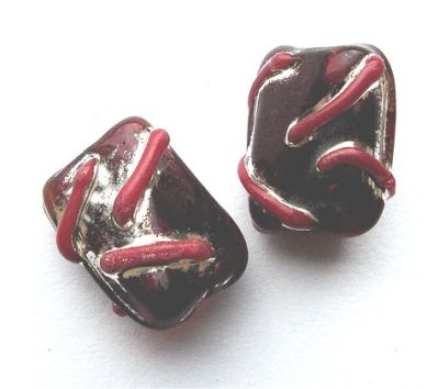 GLx0563 Red Textured Tube with Silver Highlights