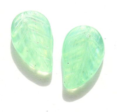 GL1118 11x7mm Soft Green TO Leaf