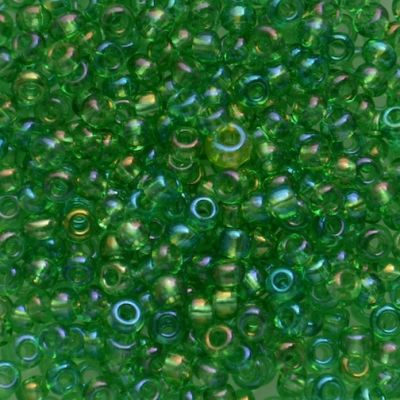 RC607 Trans Apple Green Size 8 Seed Beads