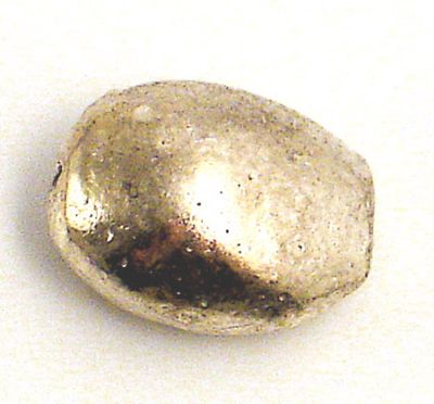 MB040 White Metal Cushioned Oval