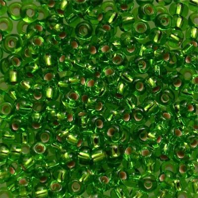 RC649 SL Lime Size 8 Seed Beads