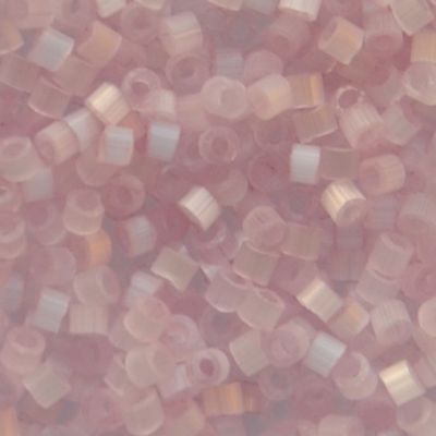 DB0833 Pale Orchid Silk Satin Delica