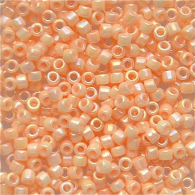 DB1502 Op Light Peach AB Delica