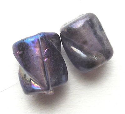 GLx0945 8x6mm Tanzanite Twisted Tube