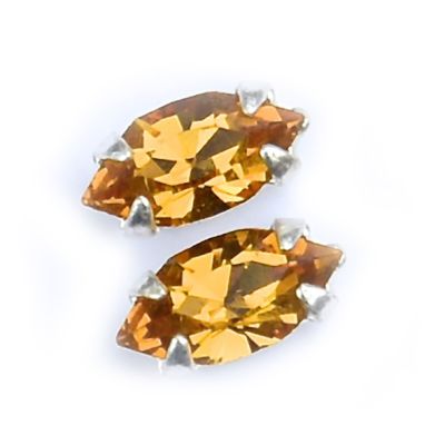 CD403 10x5mm Sew on Topaz Navette