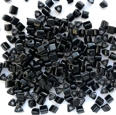 Dip691 3.5mm Gloss Black Preciosa Triangles