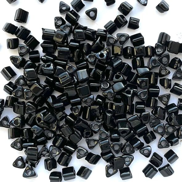 Dip691 3.5mm Gloss Black Preciosa Triangles
