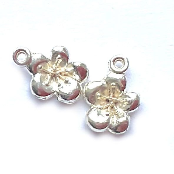 MB050 12x9mm Violet Flower