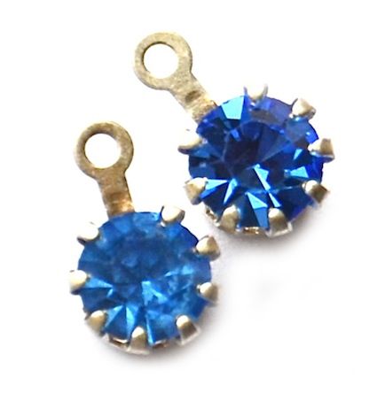 CD204 Cornflower Crystal Stone in Drop Setting