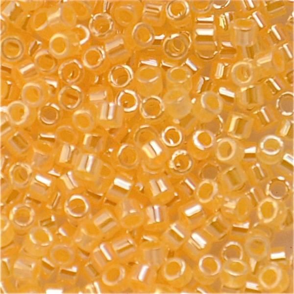 DB0233 Lined Crystal/Yellow Lustre Delica
