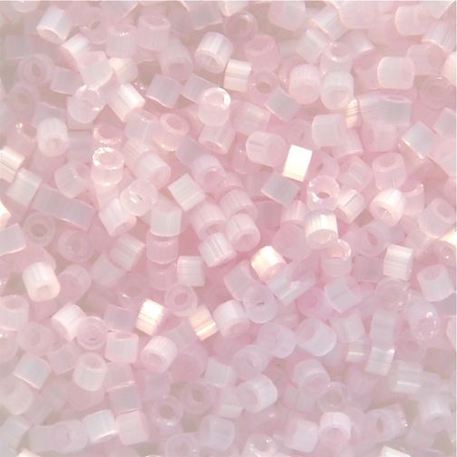 DB0675 Pale Pink Silk Satin Delica