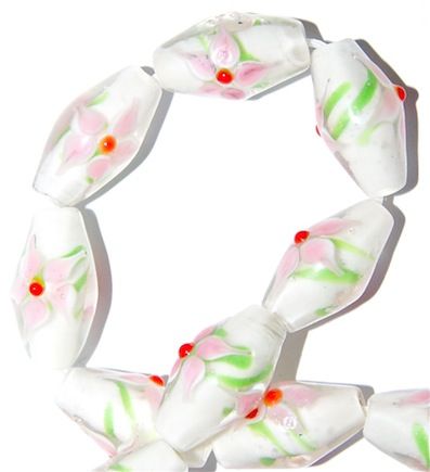 GL2237 18x10mm White Lily Oval