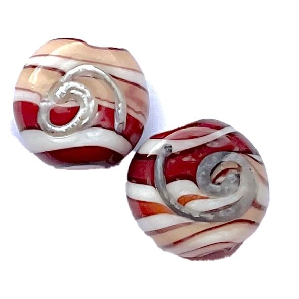 GL6847 18mm Garnet & Sand Disc With Silver Swirl
