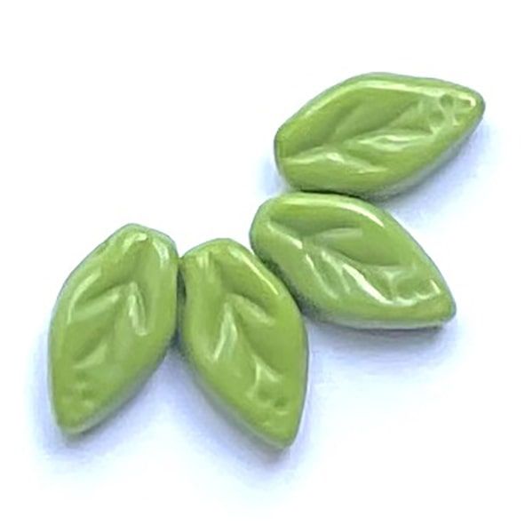 GL5536 10x6mm Opaque Green TH Leaf