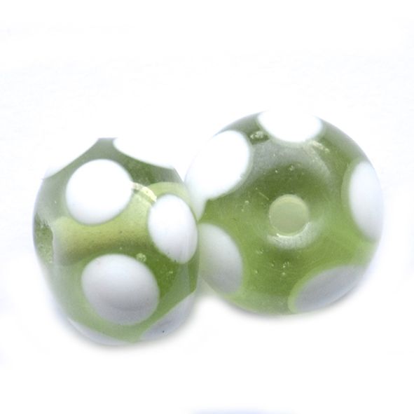 GL6571 Green with White Spot Beads