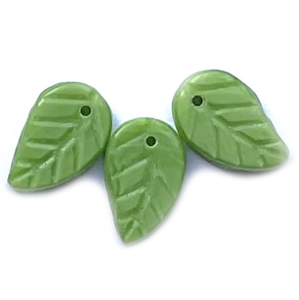 GL6736 15x9mm Fresh Green TO Leaf