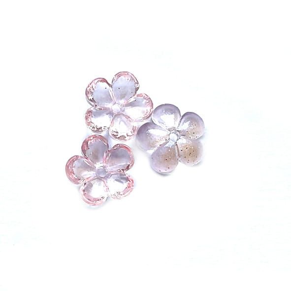 GL6882 Pale Pink Flower Bead