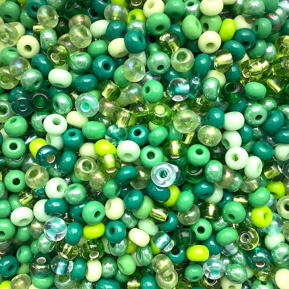 MX505 Amazon Green Size 6 Seed Bead Mix
