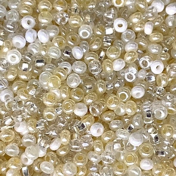 MX518 Cream Puff Size 10 Seed Bead Mix