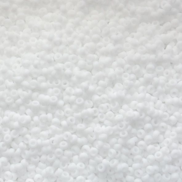 RC11-0402F Frost White Size 11 Seed Beads