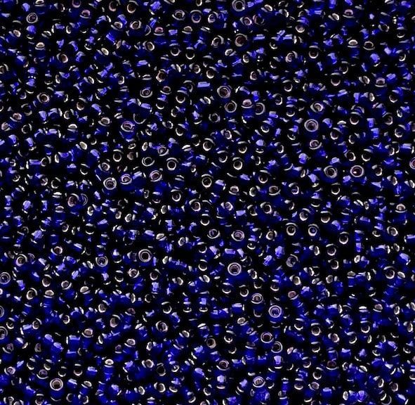 RC11-1427 Dyed SL Dark Violet Size 11 Seed Beads