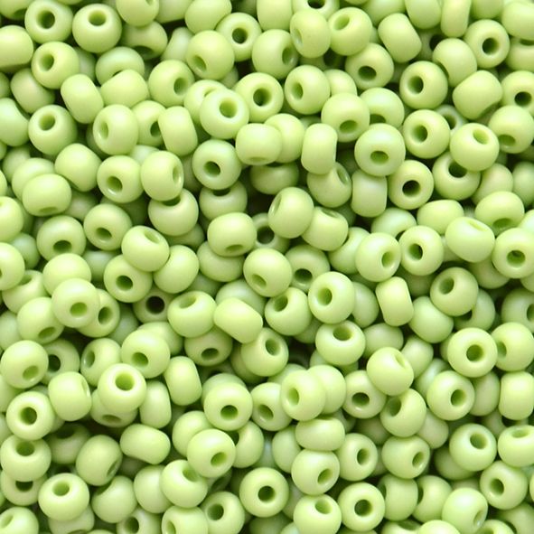 RC678 Op Lime Size 8 Seed Beads