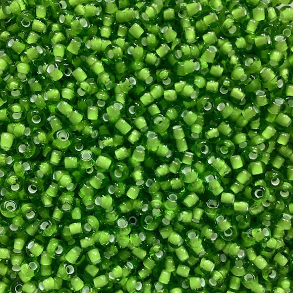 RC684 White Ld Green Size 8 Seed Beads